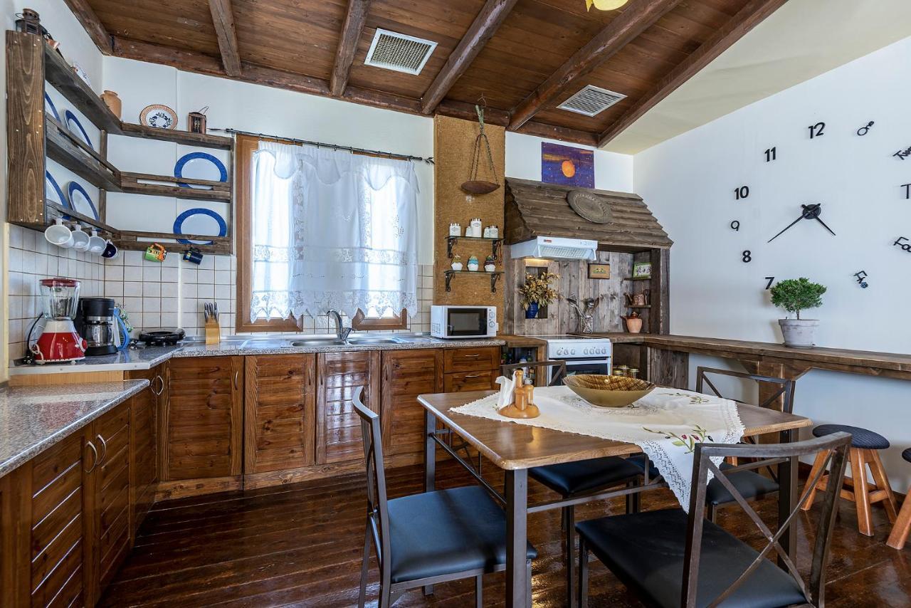 Selana House With Outdoor Pool Villa Мастрихари Екстериор снимка